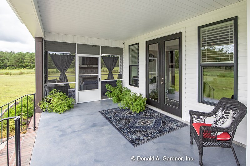 House Plan Design - Exterior - Covered Porch for Farmhouse House Plan #929-1086 - 3 bed, 2.5 bath