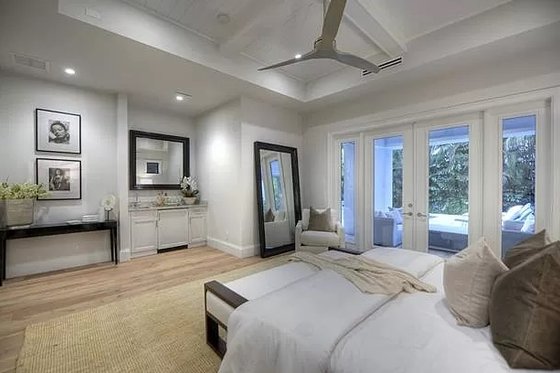 Interior - Master Bedroom for Modern House Plan #548-58 - 5 bed, 4.5 bath