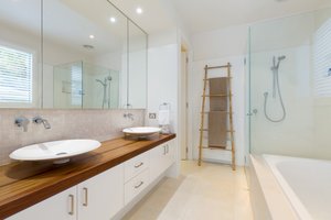 Interior - Master Bathroom for Modern House Plan #496-21 - 3 bed, 2.5 bath