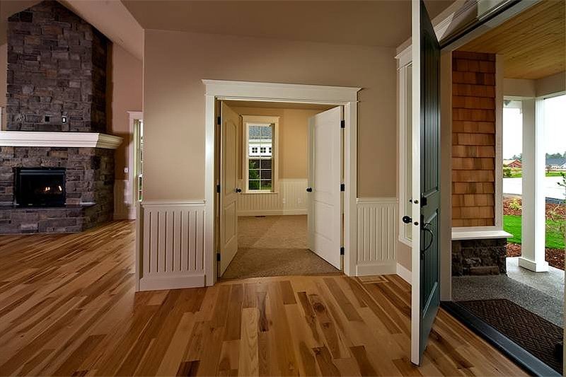 Home Plan - Entry - 2000 square foot Craftsman home