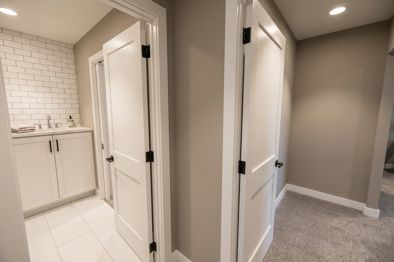 House Plan Design - Interior - Bathroom 1 for Craftsman House Plan #51-1521 - 4 bed, 2.5 bath