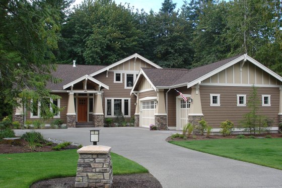 Craftsman Home Plan