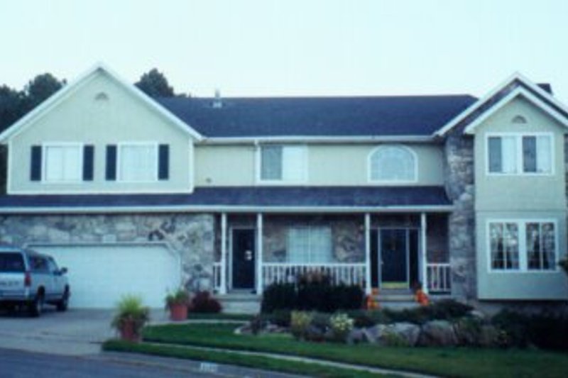 Dream House Plan - Country Exterior - Front Elevation Plan #5-199