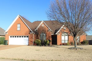 2700 square foot traditional home