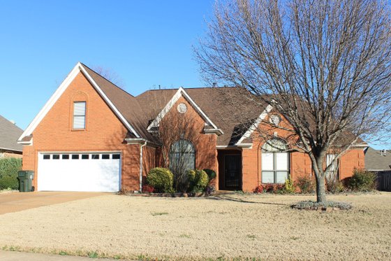 2700 square foot traditional home