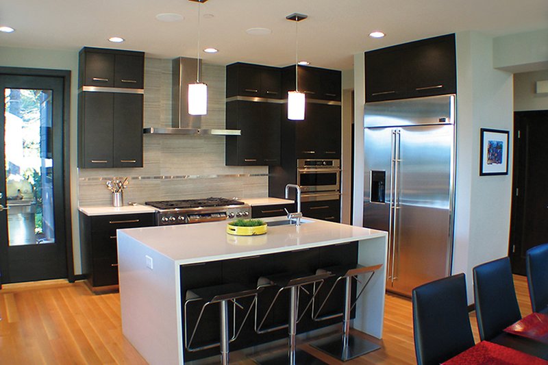 Dream House Plan - Interior - Kitchen for Contemporary House Plan #132-563 - 3 bed, 3 bath
