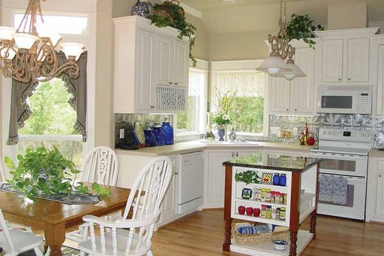 Interior - Kitchen for Traditional House Plan #42-670 - 4 bed, 2 bath