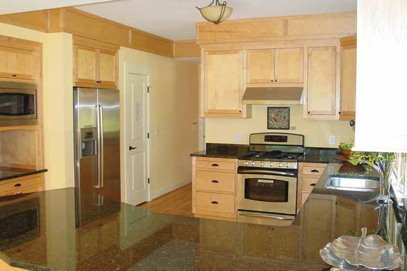 Dream House Plan - Interior - Kitchen for Craftsman House Plan #939-1 - 4 bed, 3.5 bath