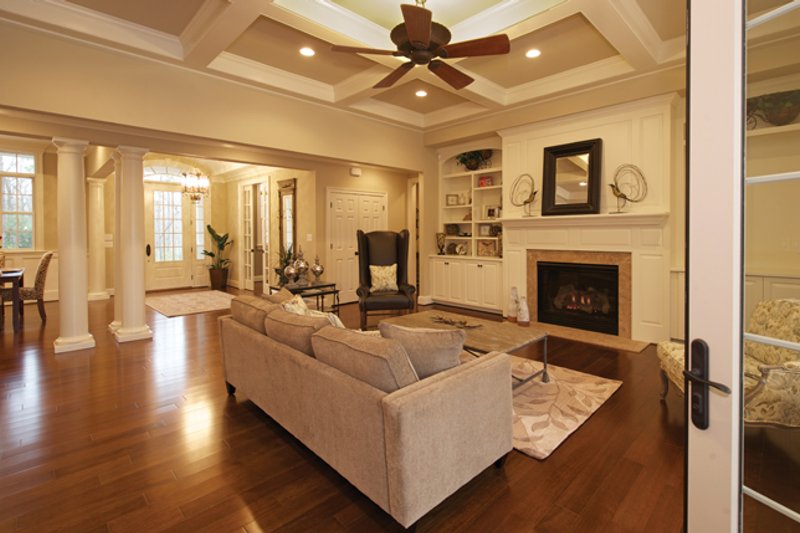 Home Plan - Interior - Family Room for Traditional House Plan #927-958 - 4 bed, 3.5 bath