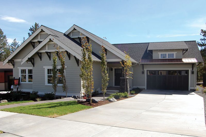Home Plan - Exterior - Front Elevation 4 for Craftsman House Plan #895-81 - 3 bed, 2 bath