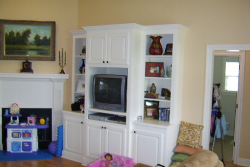 House Plan Design - Photo 9 for European House Plan #21-201 - 4 bed, 3 bath