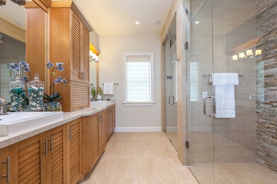 Farmhouse Interior - Master Bathroom Plan #1058-73