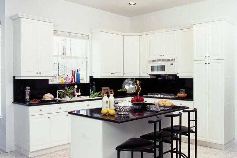 Dream House Plan - Interior - Kitchen for Traditional House Plan #314-191 - 4 bed, 2.5 bath