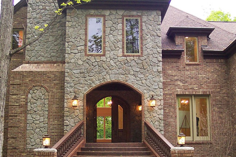 Home Plan - Entry