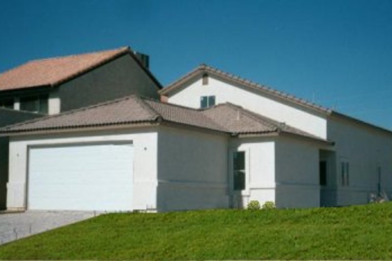 Architectural House Design - Adobe / Southwestern Exterior - Front Elevation Plan #1-482