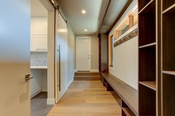 Interior - Laundry 1 for Contemporary House Plan #892-39 - 4 bed, 4.5 bath