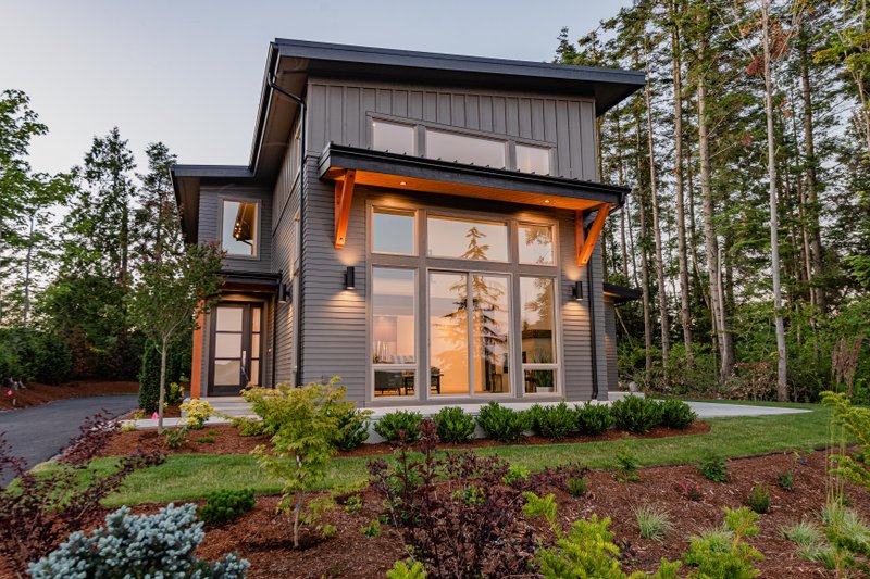 Dream House Plan - Exterior - Front Elevation 14 for Contemporary House Plan #1070-14 - 3 bed, 2.5 bath