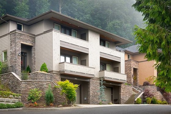 Front View - 2800 square foot Modern Duplex