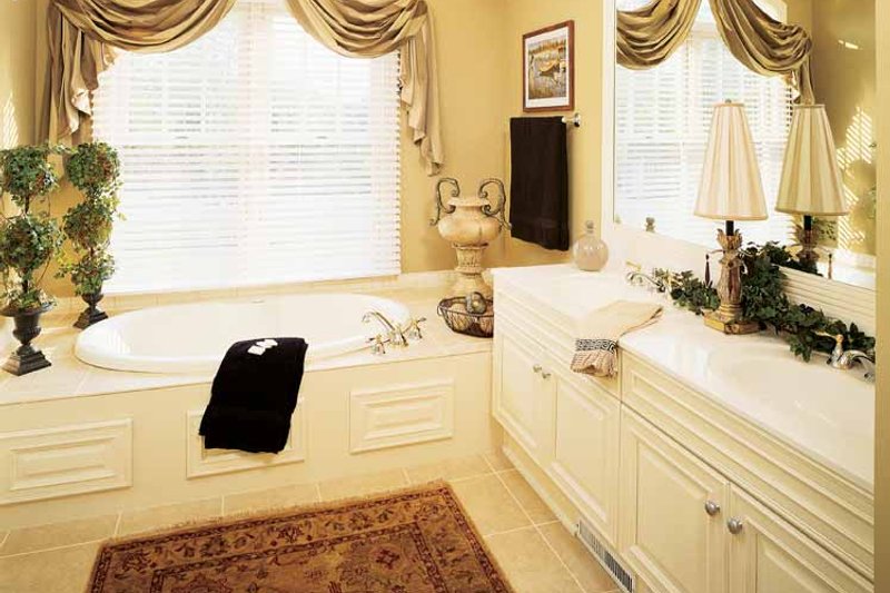 Home Plan - Interior - Bathroom for Craftsman House Plan #929-313 - 3 bed, 3 bath