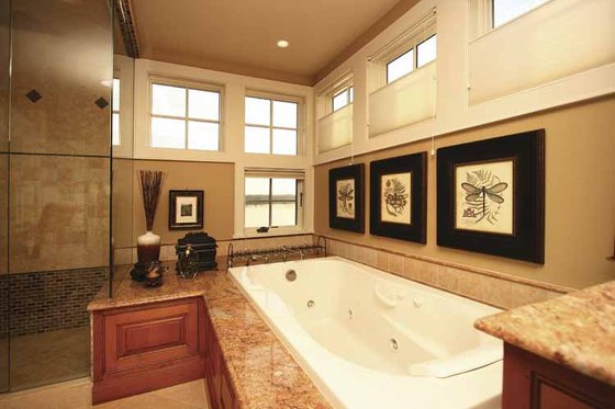 Interior - Bathroom for Craftsman House Plan #132-485 - 4 bed, 4.5 bath