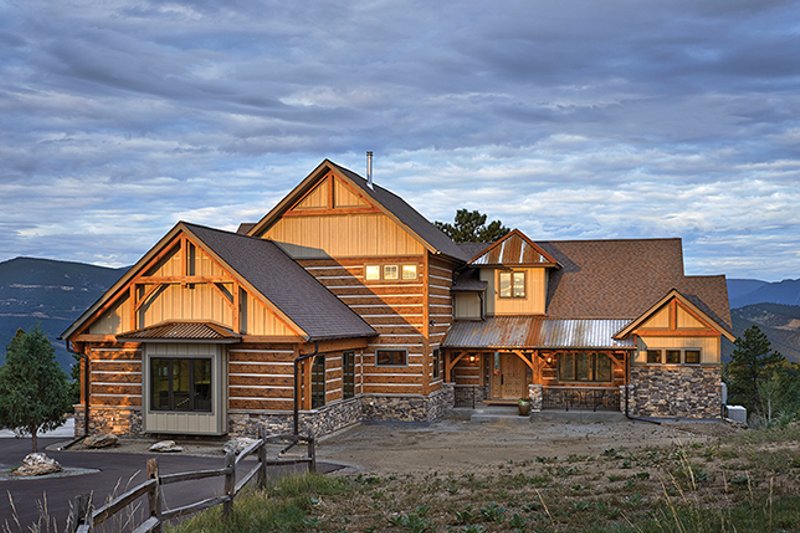 Architectural House Design - Exterior - Front Elevation for Craftsman House Plan #942-30 - 4 bed, 4.5 bath