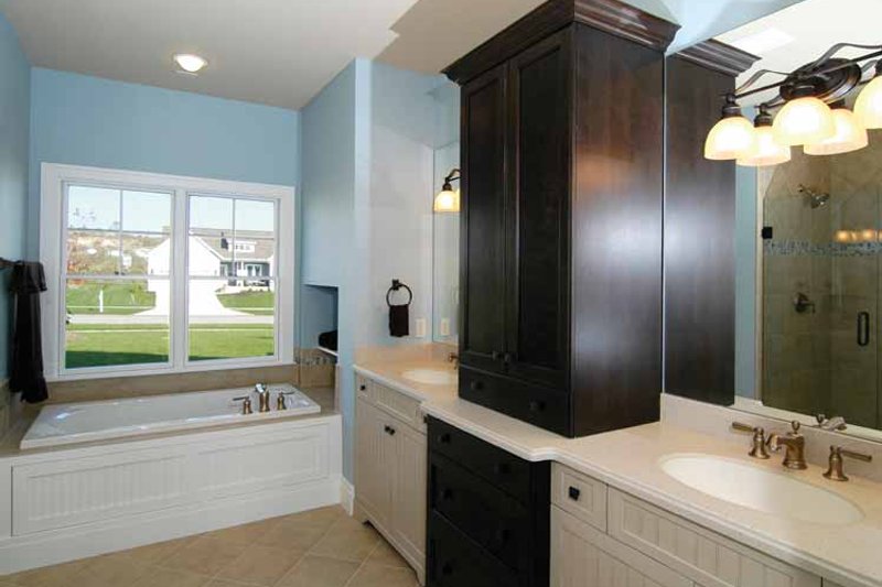 Home Plan - Interior - Master Bathroom for Craftsman House Plan #928-91 - 3 bed, 3.5 bath