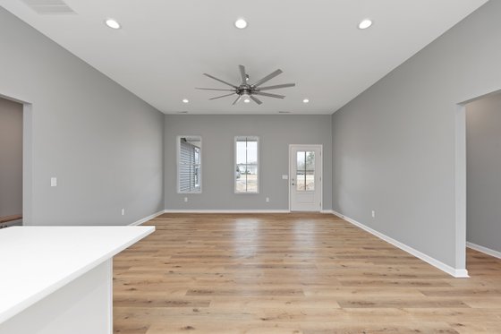 Farmhouse Interior - Family Room Plan #430-209