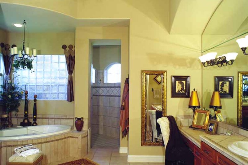Home Plan - Interior - Bathroom for Mediterranean House Plan #417-748 - 4 bed, 4.5 bath