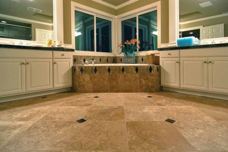 Home Plan - Interior - Master Bathroom 2 for Craftsman House Plan #132-241 - 4 bed, 3.5 bath