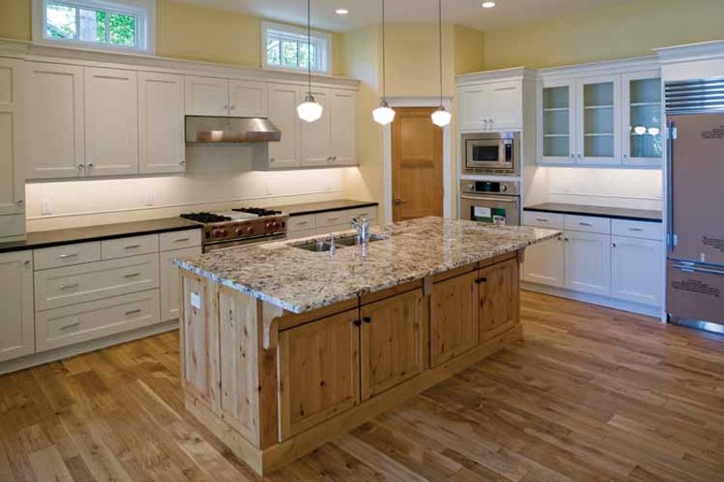 Home Plan - Interior - Kitchen for Craftsman House Plan #928-71 - 3 bed, 4.5 bath