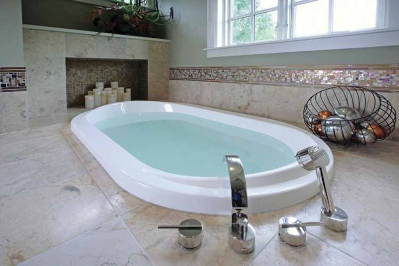 House Design - Interior - Master Bathroom 1 for Craftsman House Plan #928-32 - 4 bed, 3.5 bath