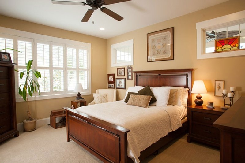 Home Plan - Interior - Master Bedroom for Craftsman House Plan #461-18 - 3 bed, 2.5 bath
