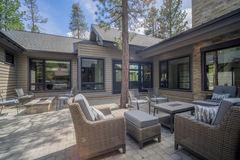 House Blueprint - Exterior - Outdoor Living for Contemporary House Plan #892-43 - 4 bed, 4.5 bath