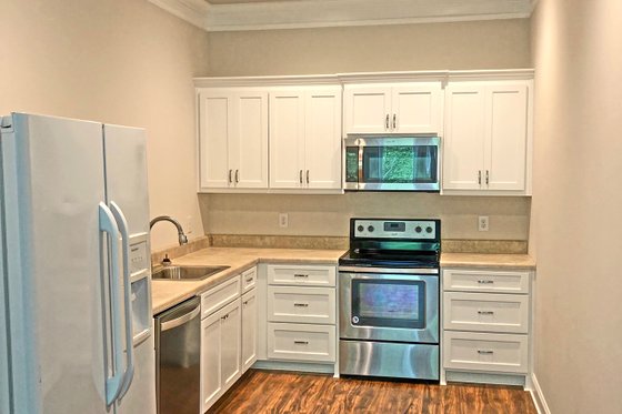 Interior - Kitchen for Craftsman House Plan #437-121 - 4 bed, 3.5 bath