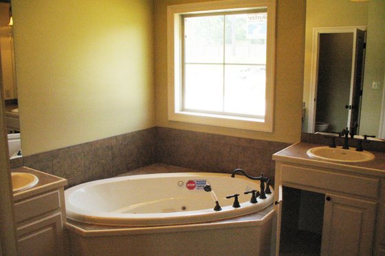 Interior - Master Bathroom 1 for Traditional House Plan #21-329 - 3 bed, 2 bath