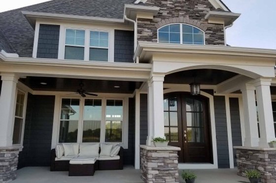 Exterior - Covered Porch for Traditional House Plan #437-56 - 4 bed, 3.5 bath