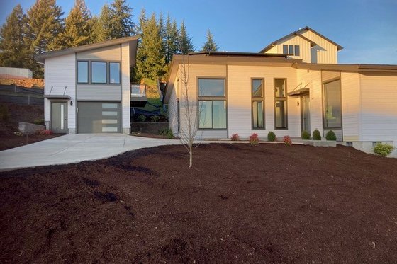 Photo 9 for Contemporary House Plan #932-177, 1 bath