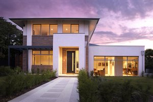 Modern Exterior - Front Elevation Plan #496-2