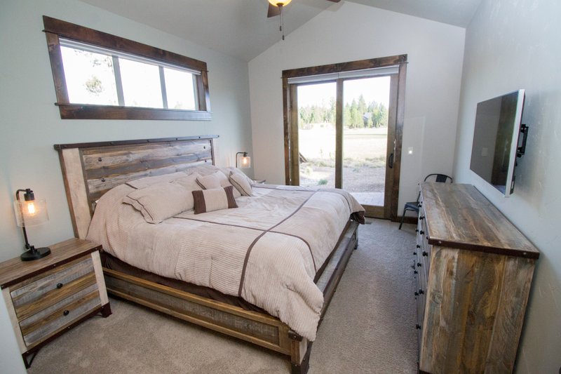 House Blueprint - Interior - Bedroom 1 for Craftsman House Plan #892-49 - 3 bed, 4.5 bath