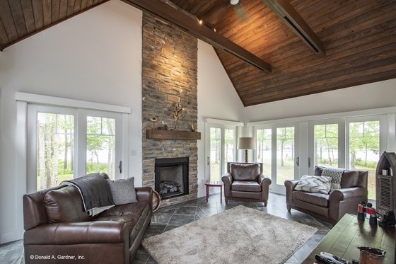 Enclosed Screened Porch 