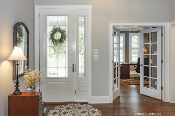 Interior - Entry for European House Plan #929-25 - 4 bed, 3 bath