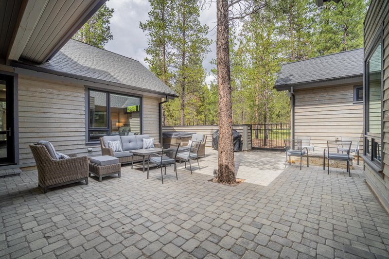 House Blueprint - Exterior - Outdoor Living 2 for Contemporary House Plan #892-43 - 4 bed, 4.5 bath