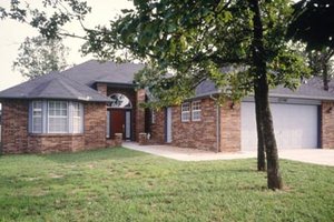 House Blueprint - Traditional Exterior - Front Elevation Plan #52-102