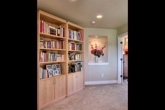 Photo 5 for Craftsman House Plan #132-121 - 4 bed, 2.5 bath