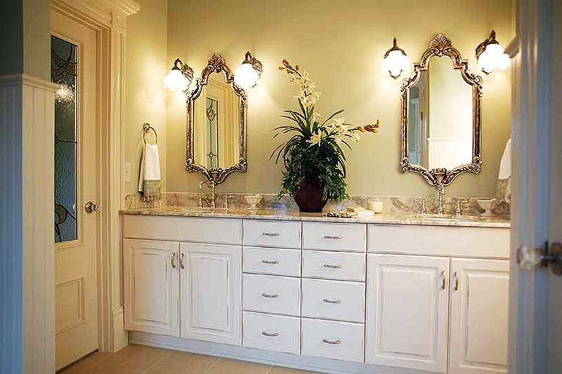 House Blueprint - Interior - Master Bathroom 1 for Victorian House Plan #410-104 - 4 bed, 3.5 bath