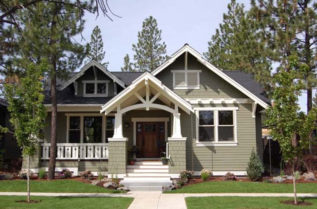 Craftsman Style House Plan - 3 Beds 2 Baths 1749 Sq/Ft Plan #434-17