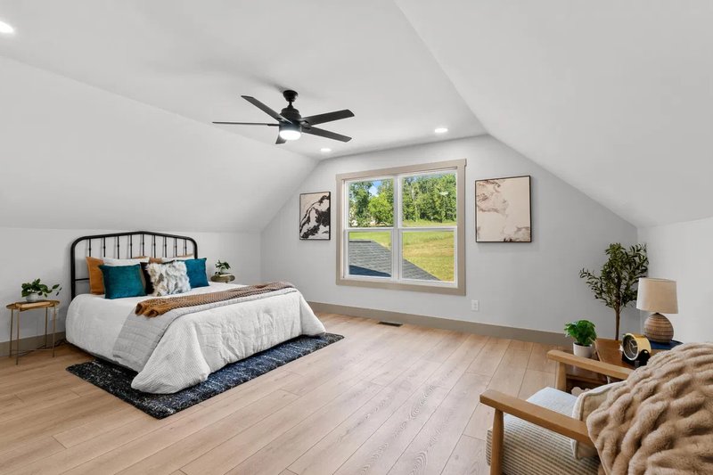 Dream House Plan - Interior - Bedroom for Traditional House Plan #123-123 - 4 bed, 3.5 bath