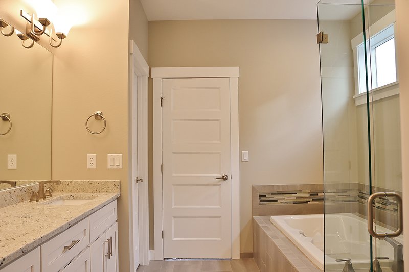 Dream House Plan - Interior - Master Bathroom for Craftsman House Plan #1070-11 - 3 bed, 2.5 bath