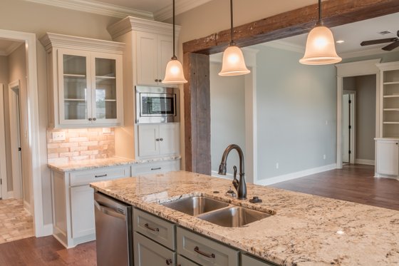 Interior - Kitchen 5 for Craftsman House Plan #430-152 - 4 bed, 2.5 bath