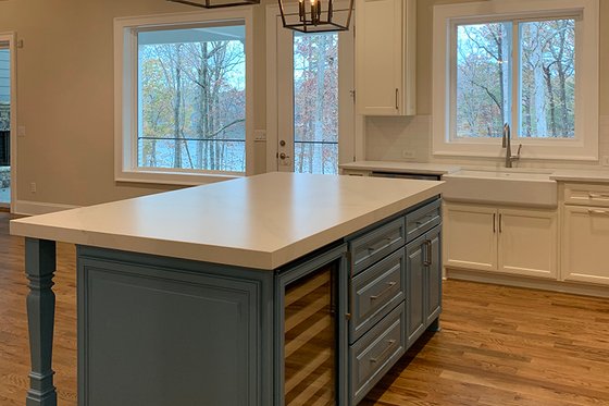 Interior - Kitchen 4 for Craftsman House Plan #437-95 - 3 bed, 3.5 bath